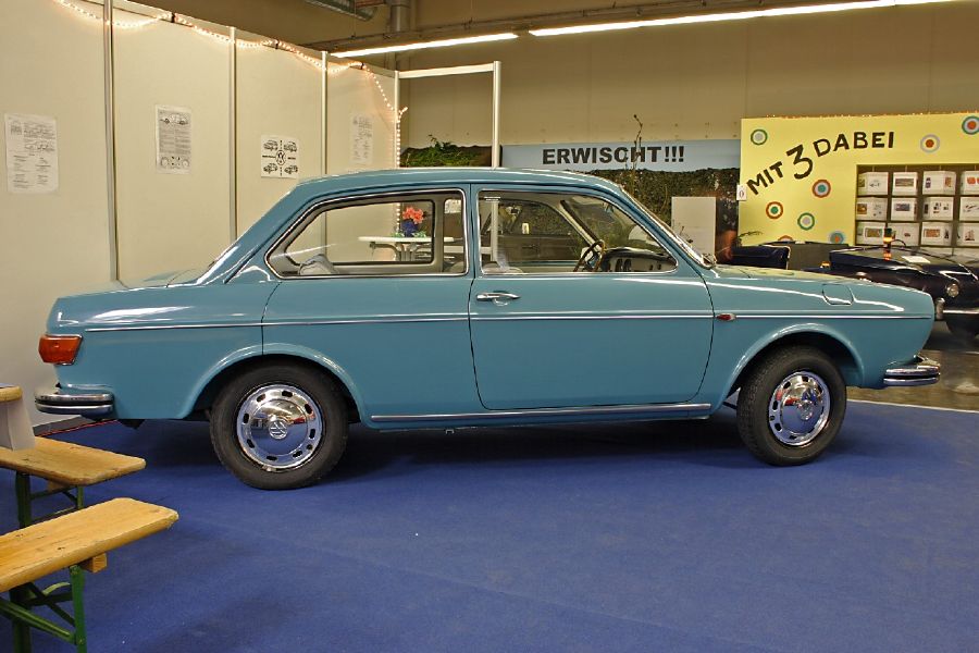 EA 142/411 notchback: Another passenger-side image